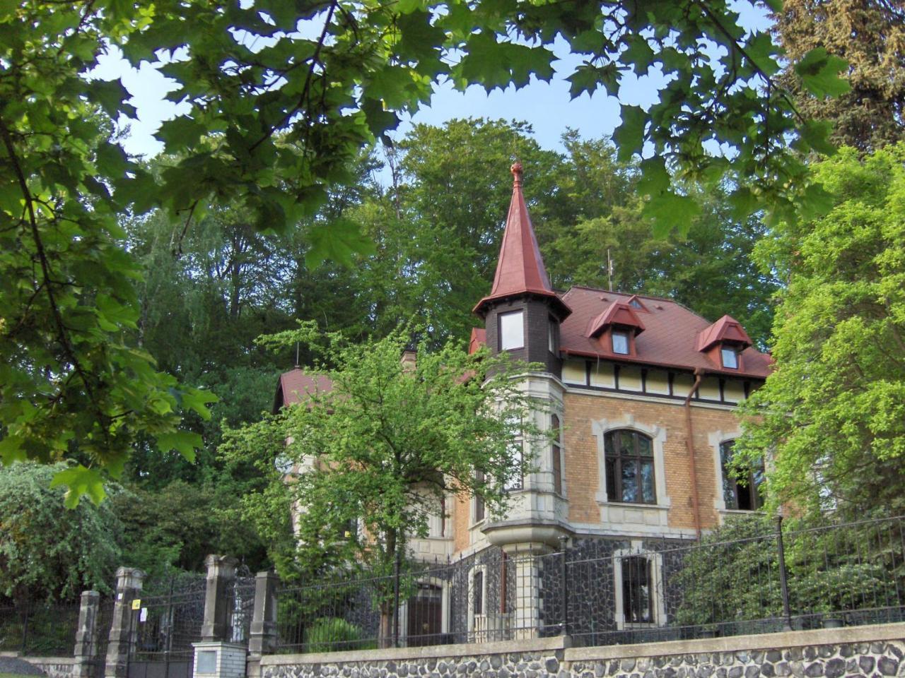 Romantic Chateau Красна-Липа Экстерьер фото